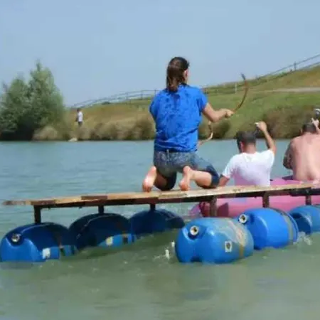 Campsite 4 Etoiles - Piscine - Eed0a0