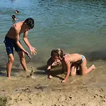 Zecamping 4 Etoiles Familial Animaux Acceptes Bien-Etre Piscine Chauffee Estipouy