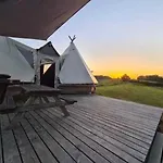 ZEcamping 4 familial animaux acceptés bien-être piscine chauffée Campo de lujo
