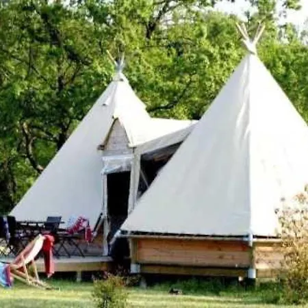 Zecamping 4 Etoiles Familial Animaux Acceptes Bien-etre Piscine Chauffee Estipouy