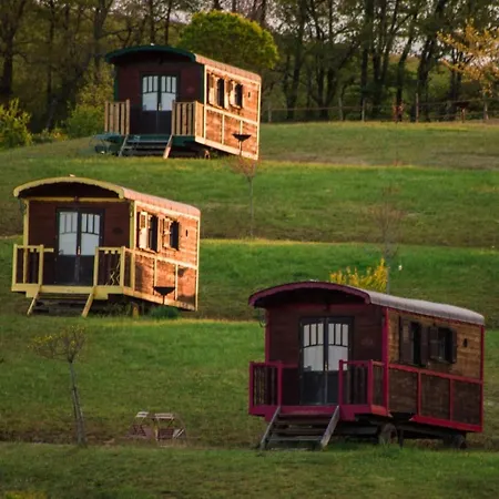 Zecamping 4 Etoiles Familial Animaux Acceptes Bien-etre Piscine Chauffee Luxussátor