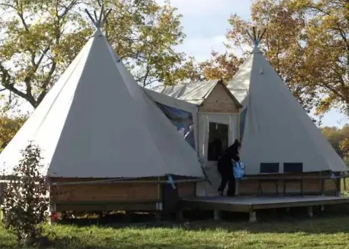 Zecamping 4 Familial Animaux Acceptes Bien-Etre Piscine Chauffee Luksusowy namiot Estipouy